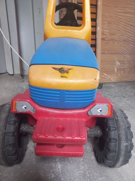 Traktor na pedała dziecięcy. Sprawny technicznie,.