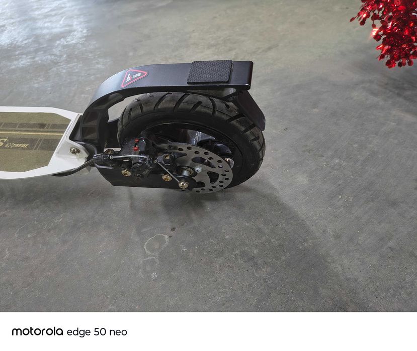 Hulajnoga Regulowana Pompowane Koła 200 mm NILS EXTREME