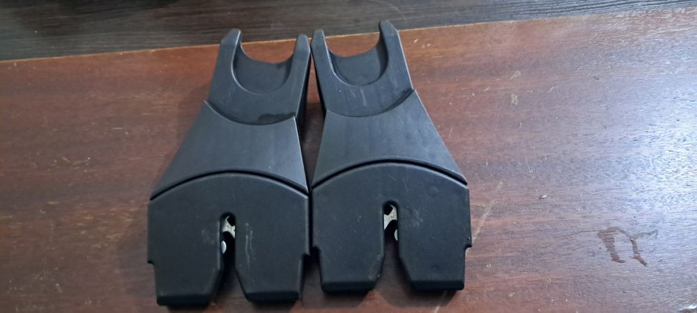 Продам адаптери для автокрісла