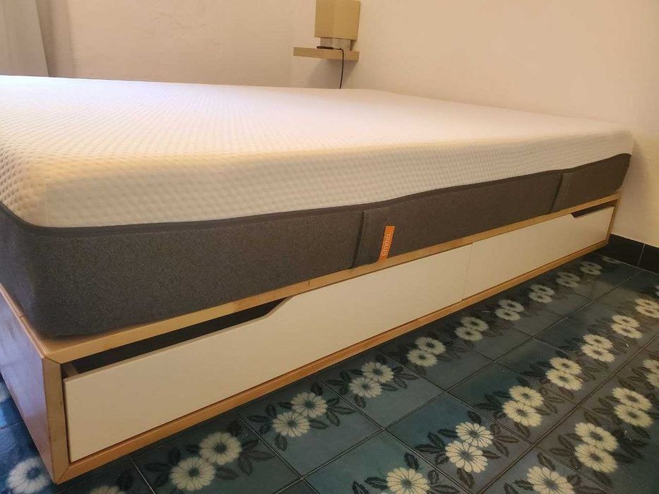 Cama IKEA 140x200 com 4 gavetas + colchão Emma Original - excelente estado