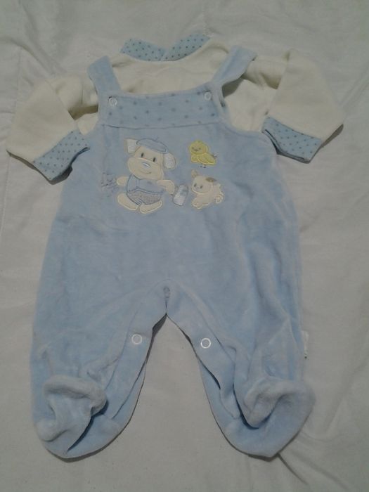 Vendo roupa de bebe 0-3 meses