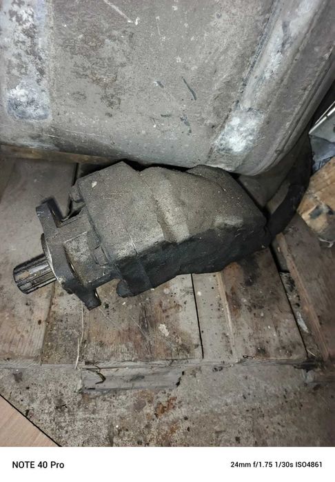 Hydraulika Scania R560 13r – zbiornik + pompa do ruchomej podłogi