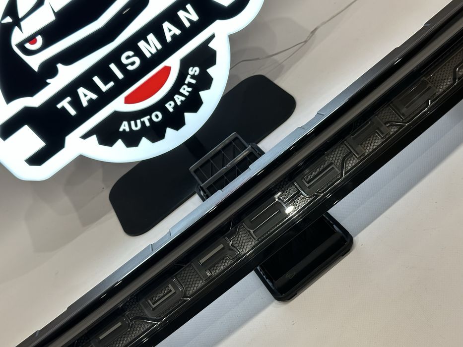 Porsche Taycan центральний фонарь бленда в наявності 9JA945082G