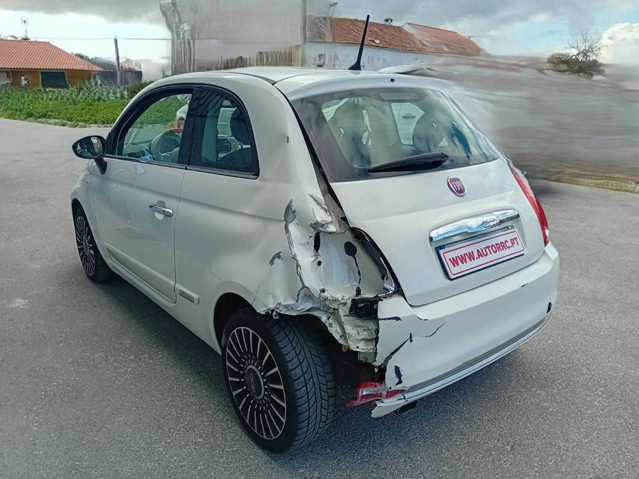 Fiat 500 1.3 Multijet Lounge ( pequeno sinistro )
