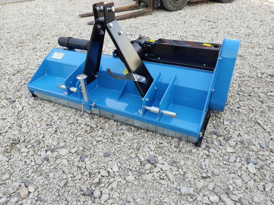 Nowa kosiarka bijakowa do nieużytków i trawy 125 cm  Agrostar