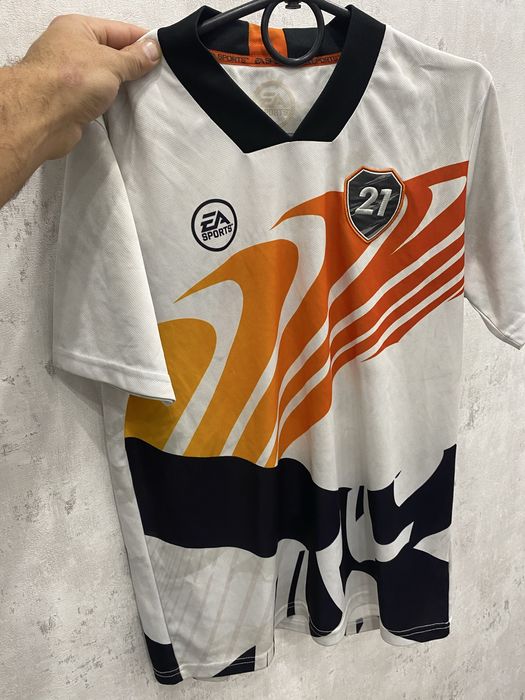 Футболка EA SPORTS