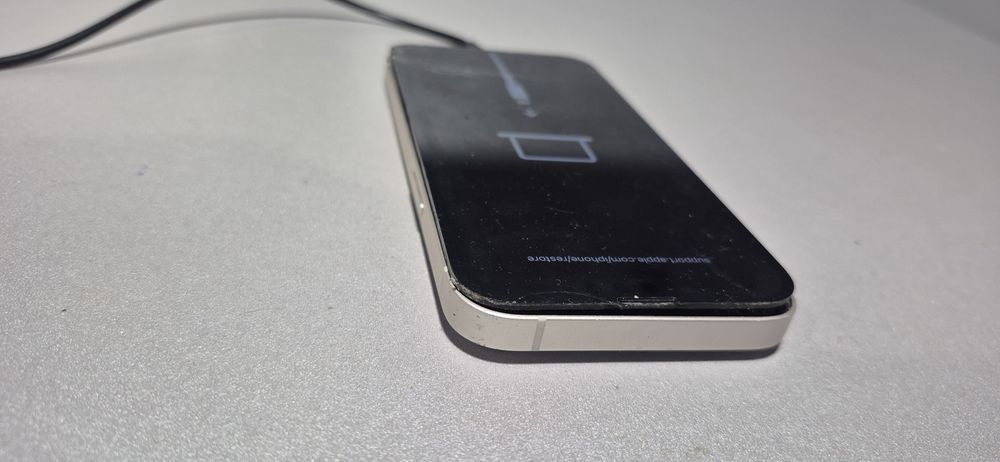продам Iphone 13