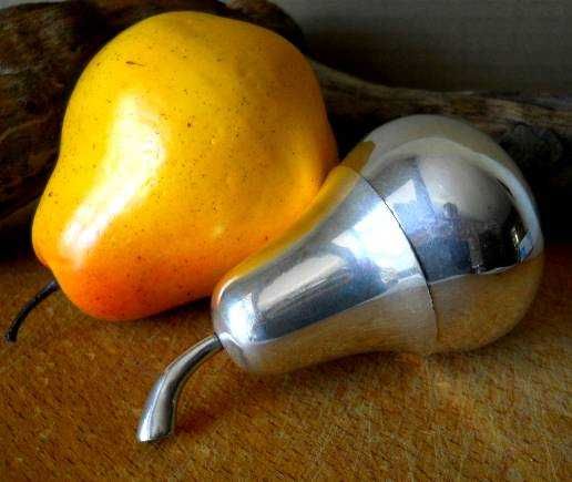 Винтажный мельхиоровый подсвечник