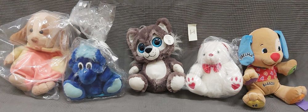 Peluches novos e como novos em ótimo estado