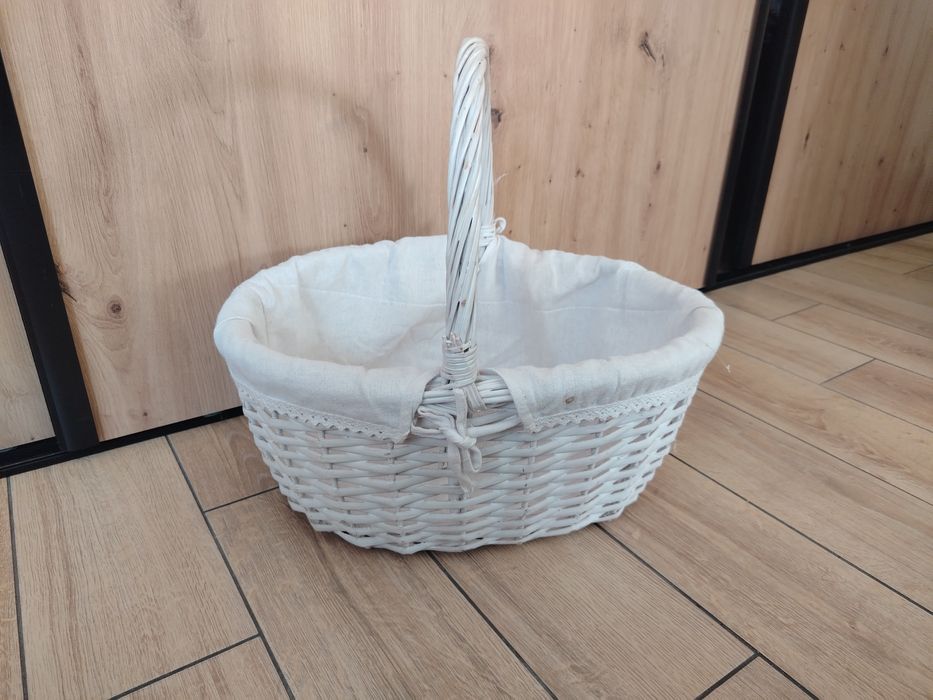 Sprzedam biały koszyk
