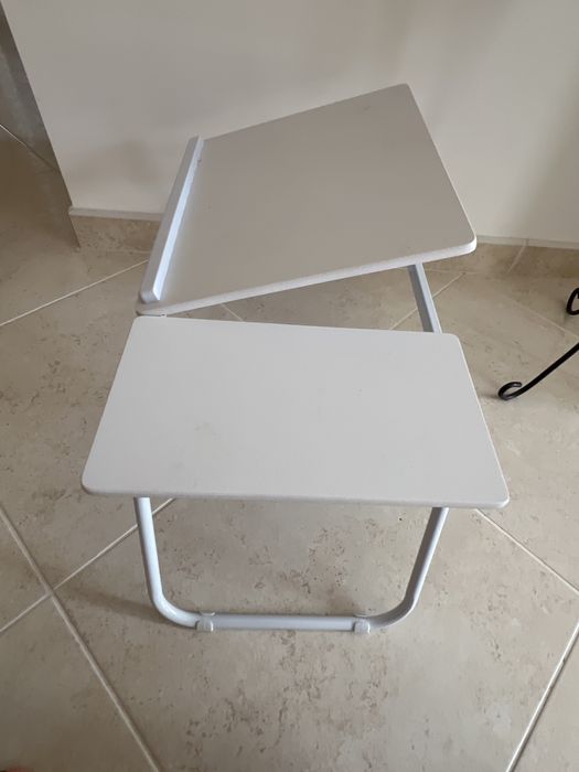Mesa portatil branca