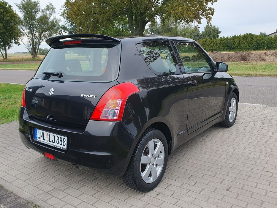 Sprzedam sprowadzony z Niemiec Suzuki Swift po lifcie.