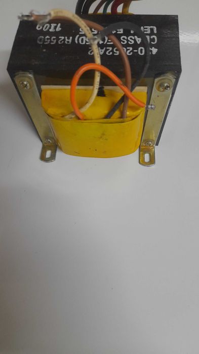 Multi-voltage transformer64172200396035122