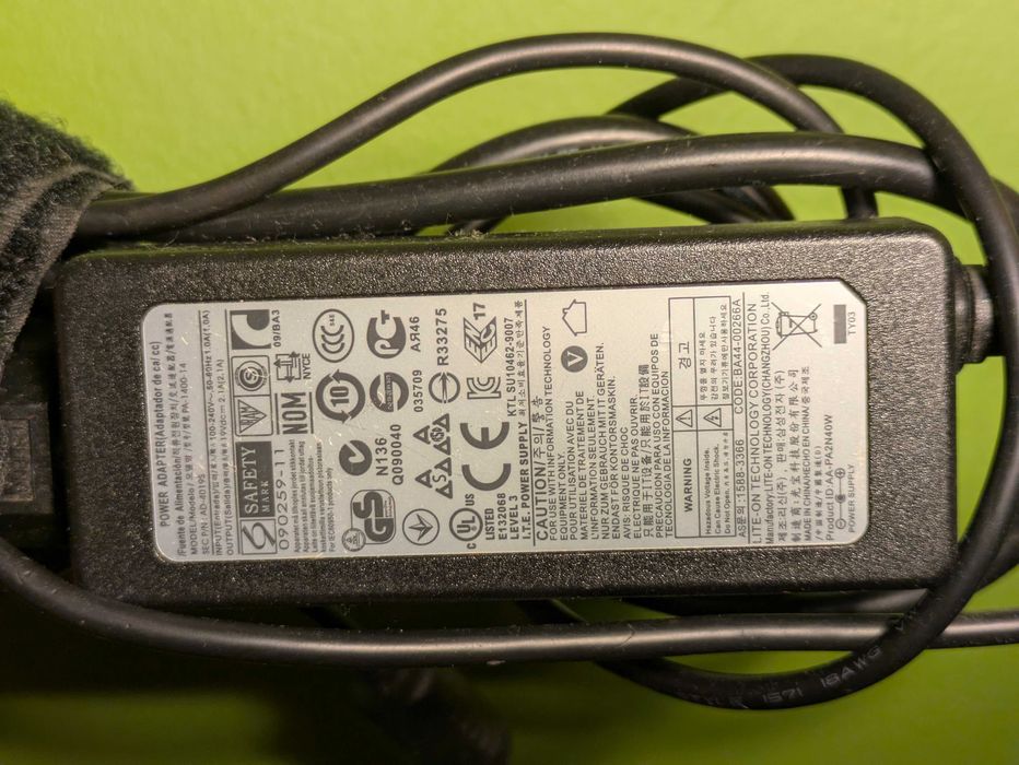 NetBook Samsung NP N145 Plus Intel Atom WIN 7