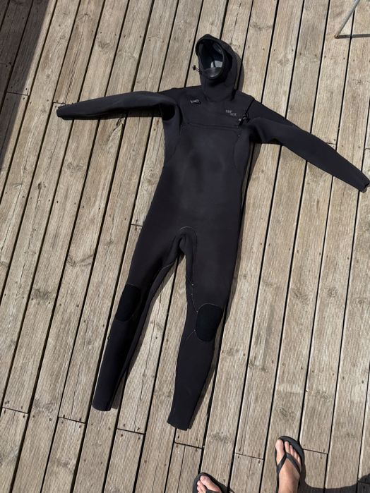 Fato surf inverno 5/4 com capuz Yamamoto XLT muito quente bom estado