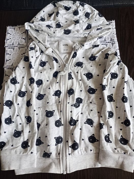 Bluza rozpinana rozmiar 122