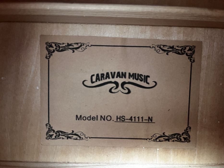 Продаю акустичну гітару Caravan HS-4111-N