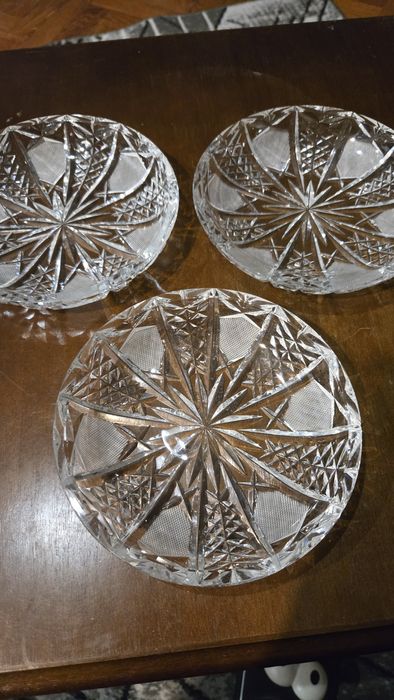 Kryształowe talerzyki.