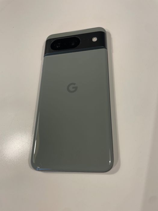 Google Pixel 8.