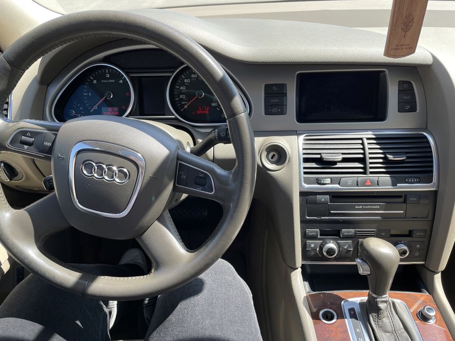 Продам Audi Q7 2010 року