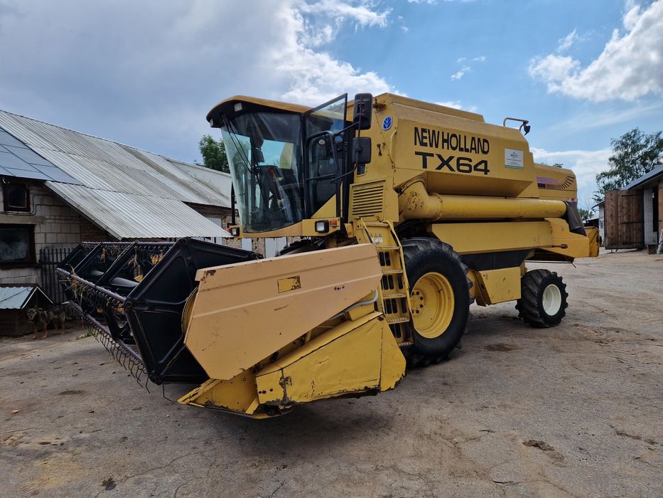 Kombajn zbożowy NEW HOLLAND TX 64 heder 5.18 nie claas