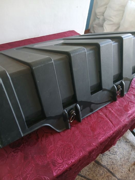 Продам кришку акумуляторного відсіку на MAN