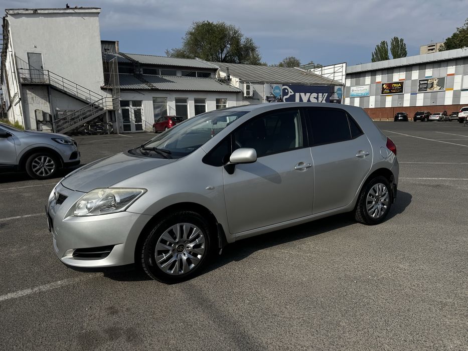 Продам своє авто toyota auris 2008 року