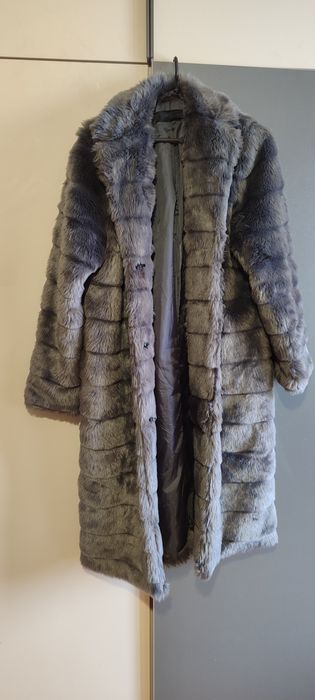 Штучна шуба сірого кольору