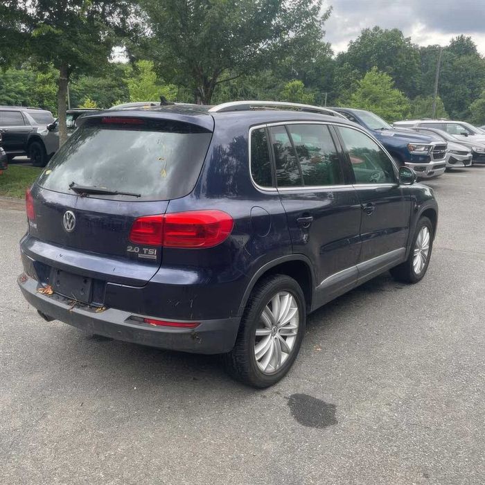 Volkswagen Tiguan SE 4Motion      2013