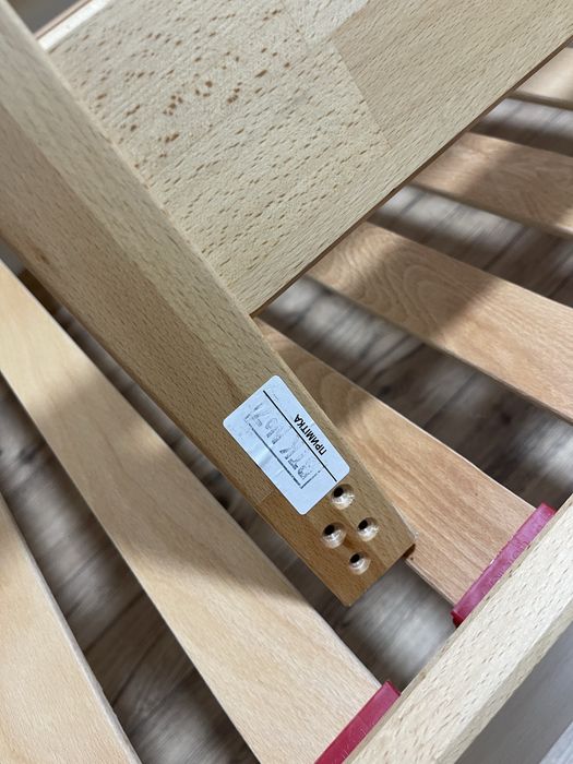 Кровать односпальная деревянная