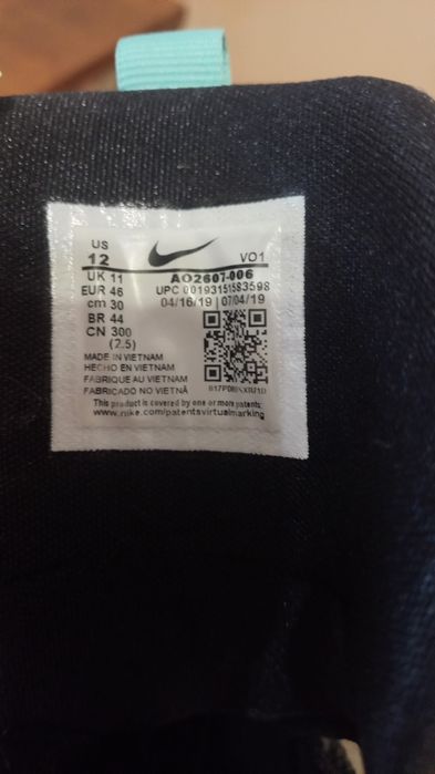 Кроссовки  NIKE 46р