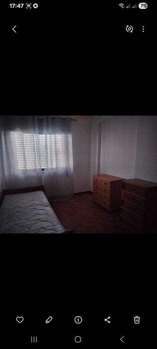 Arrenda-se quarto para solteiro/a RESERVADO