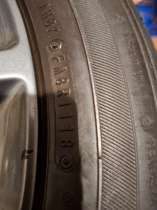 Felgi aluminiowe z oponami