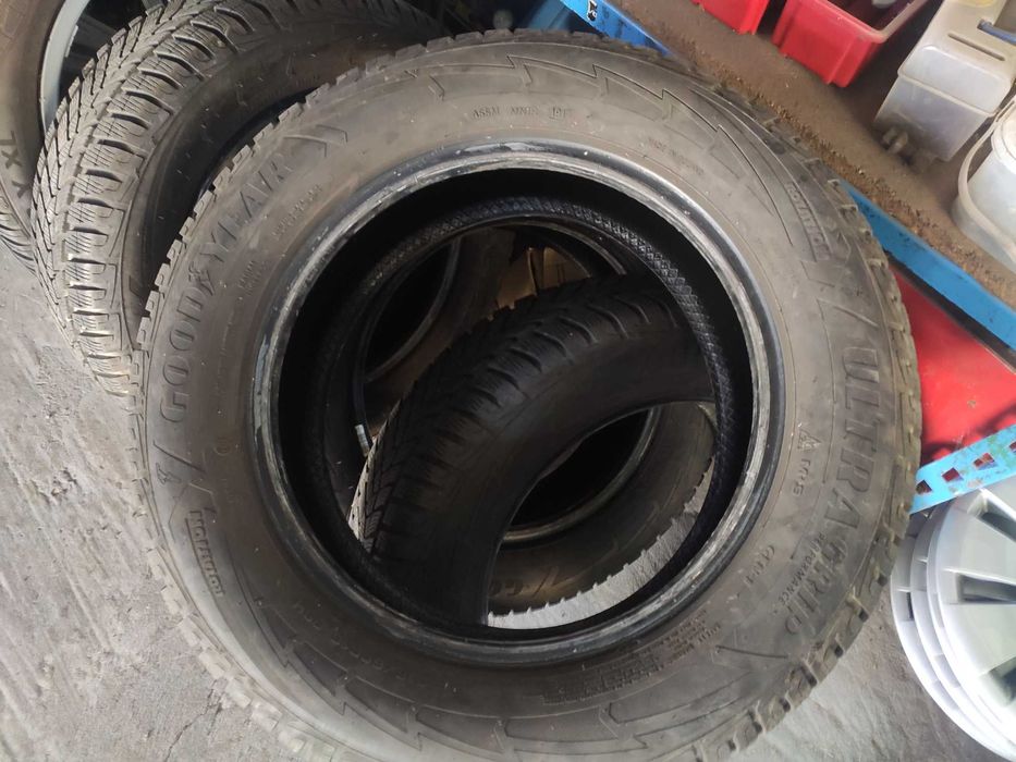 opony zimowe- 4szt. - 215/60R16 Goodyear