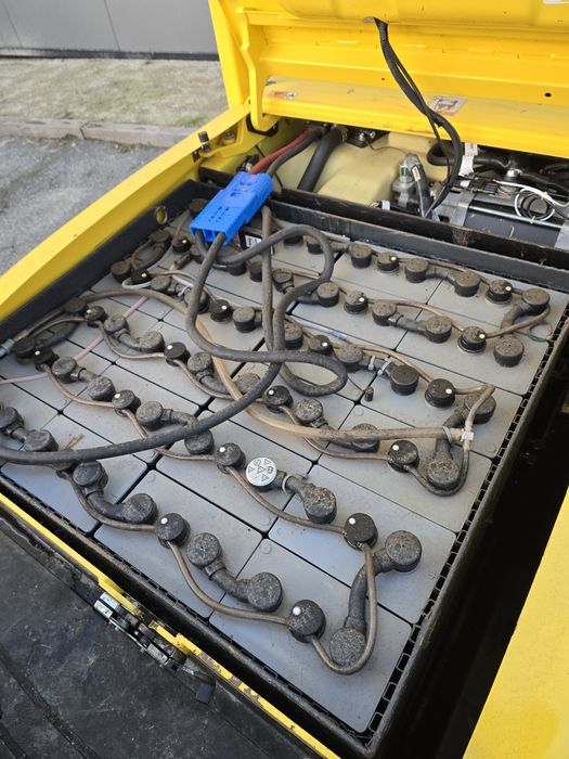 Empilhador HYSTER J1.8XN Triplex