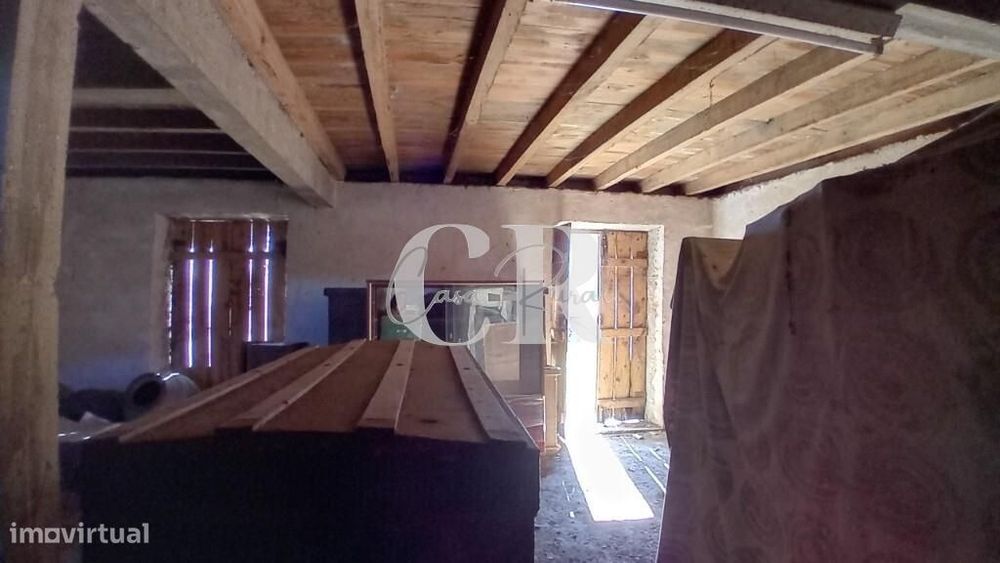 Casa tradicional portuguesa com terreno em Arega - Figueiró dos Vinhos