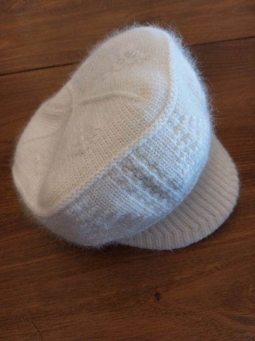 Boné de malha branco