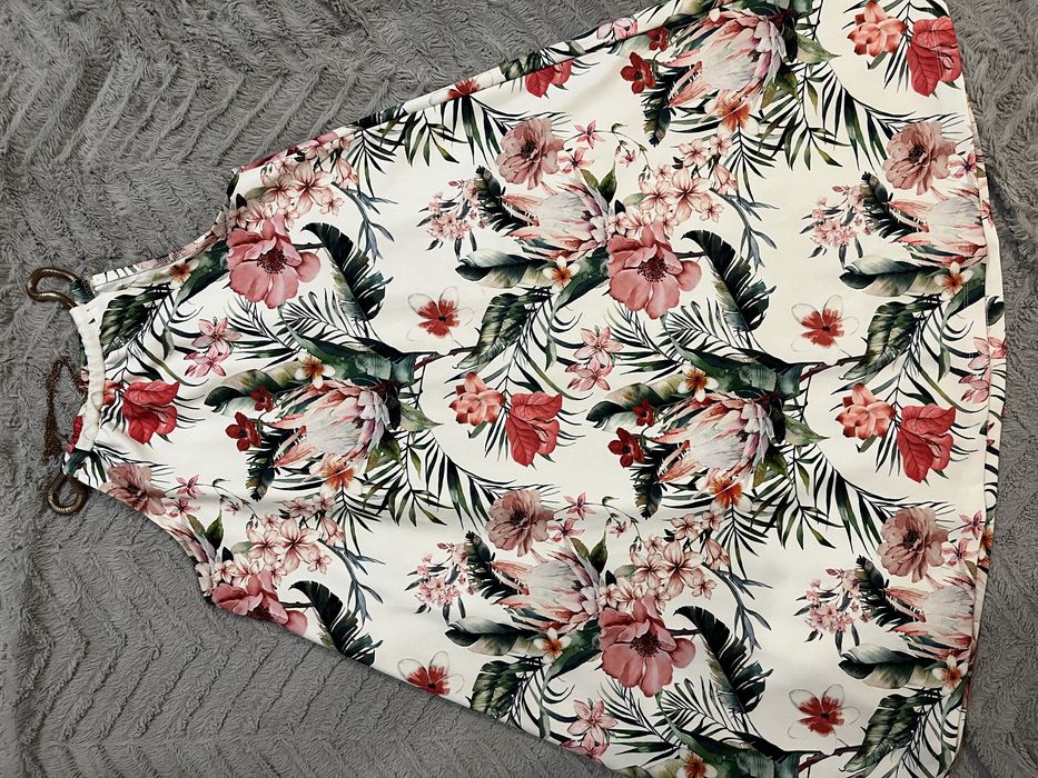 Sukienka Mohito krój litery A, idealna na wesele, rozmiar S