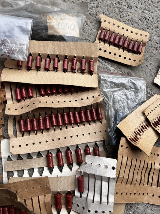 Набір резисторів різних