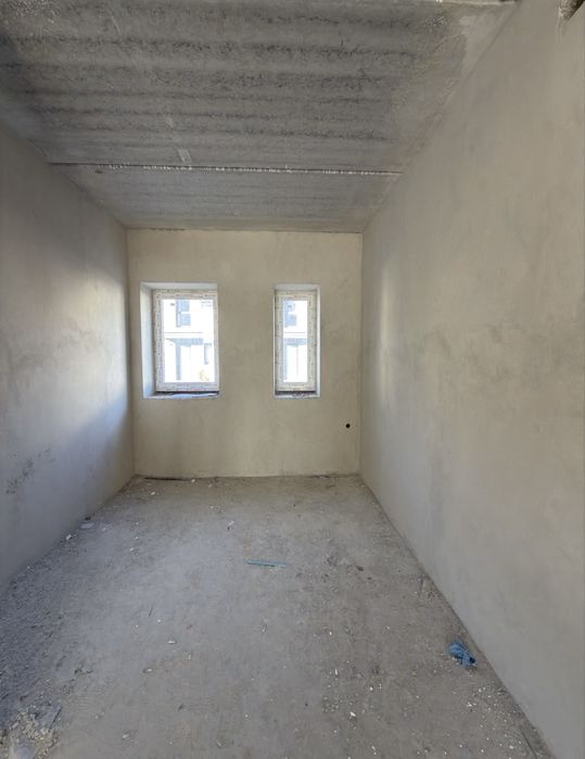 Продаж таунхауса в с. Крихівці, готовий до ремонту