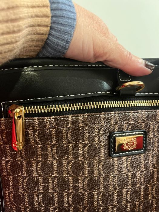 Saco CH muito elegante e prático