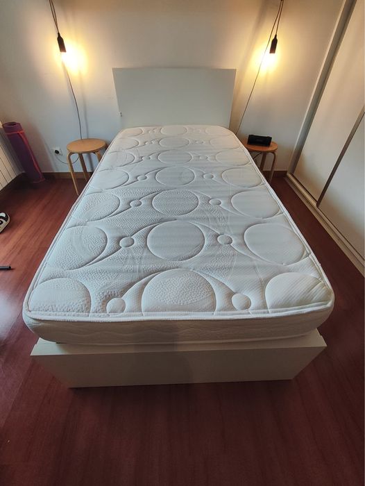 Cama Malm Ikea + estrado Lonset Ikea + colchão Molaflex