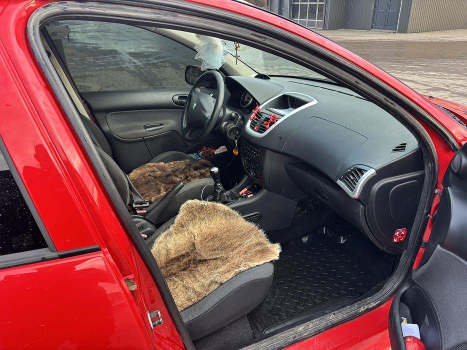 Автомобіль Peugeot