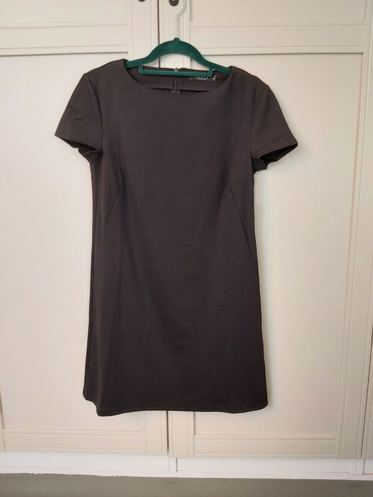 Damska czarna sukienka / Mohito / XS 34