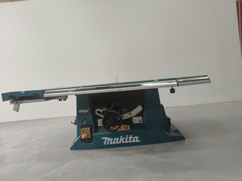 Piła  MAKITA MLT 100.
