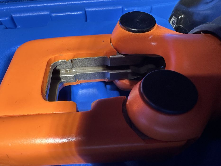 Акумуляторний гідравлічний прес Cembre B500 KV Klauke Knipex