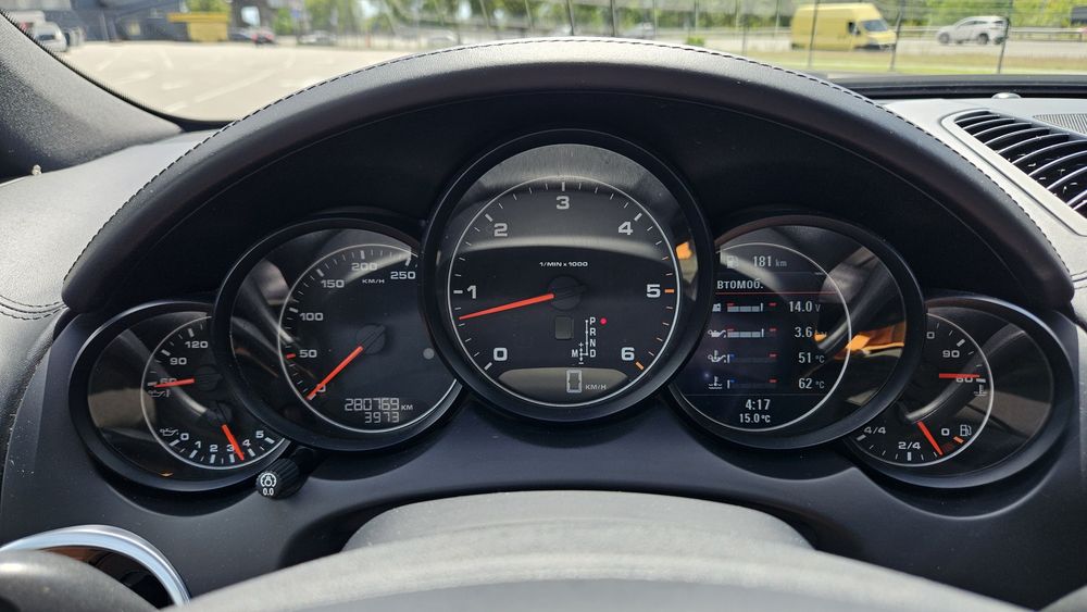 Porsche Cayenne 2011 VIN WP1ZZZ92ZBLA35164 фото оголошення 12 з 24