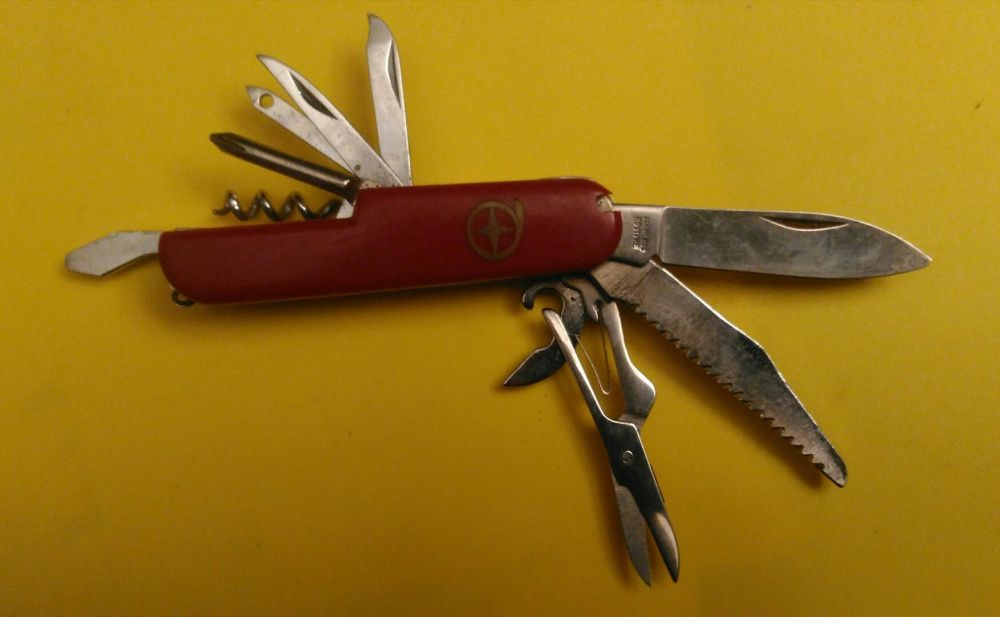 Canivete tipo Suisso