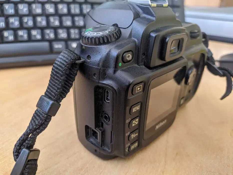Дзеркальний фотоапарат Nikon D50 на запчастини або під ремонт