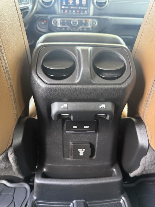 Jeep Sahara 2.0 270KM na GWARANCJI